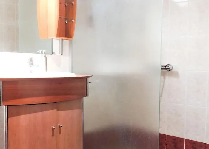 Gemuetliche In Niederpoyritz Mit Garten By Interhome דירה דרזדן