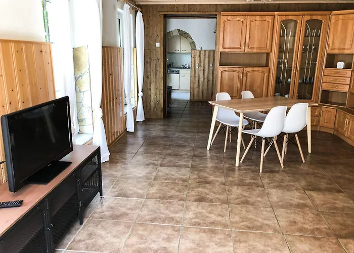 Gemuetliche In Niederpoyritz Mit Garten By Interhome Διαμέρισμα *